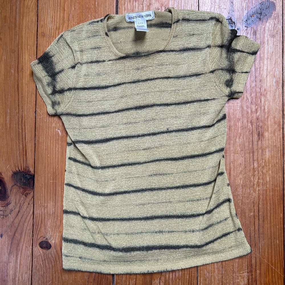Beautiful vintage tie dye printed knit top